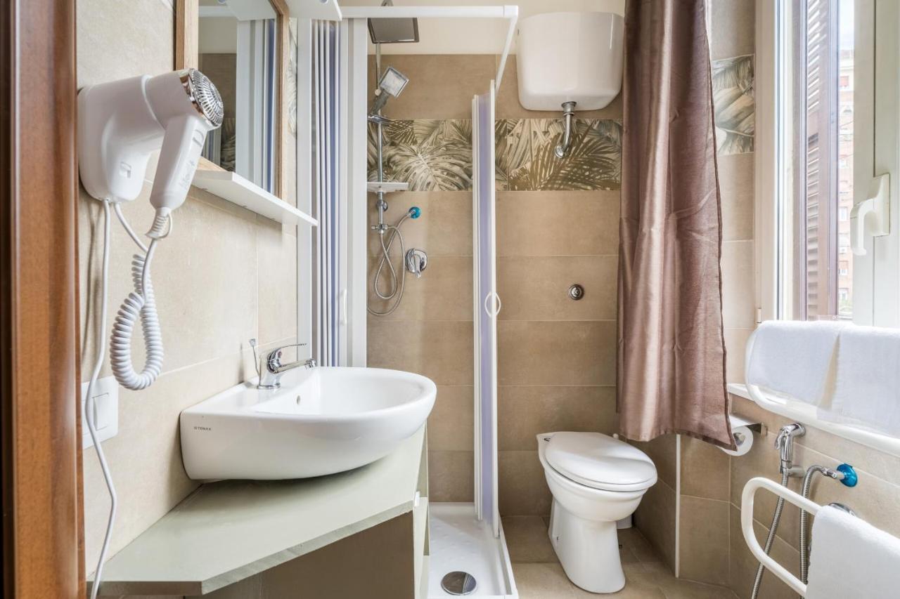 Rooms Piramide Rome Extérieur photo