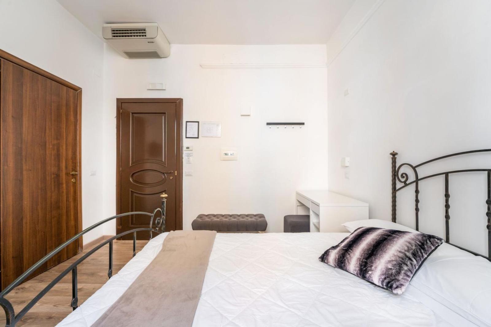 Rooms Piramide Rome Extérieur photo